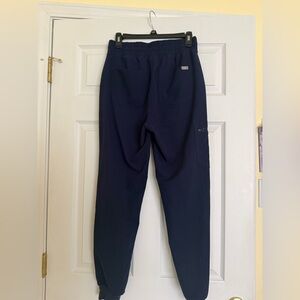 FIGS women’s high Waisted Uman Relaxed Jogger Scrub Pants